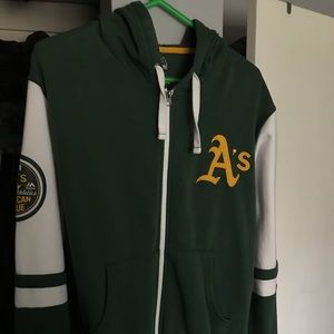 Oakland A’s men’s Medium varsity sweatshirt